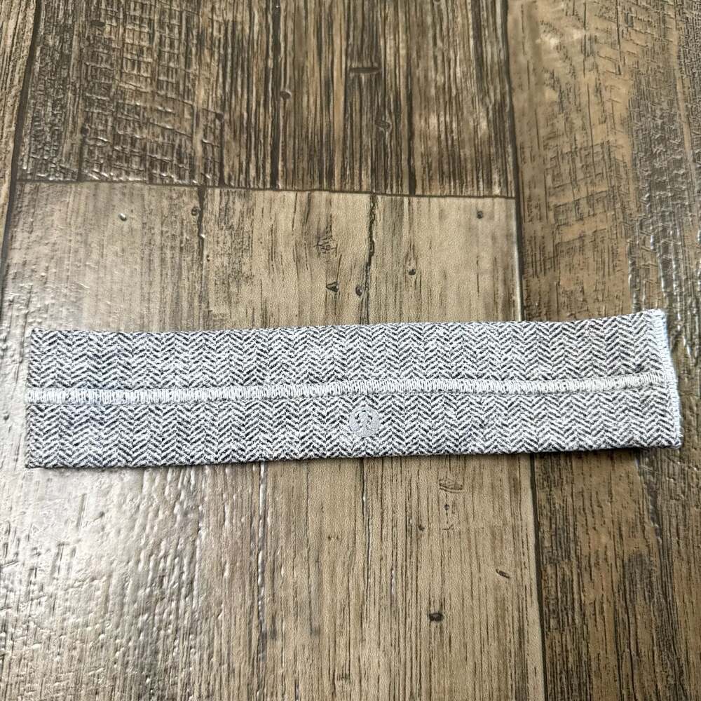 Lululemon Herringbone Knit Headband Grey White